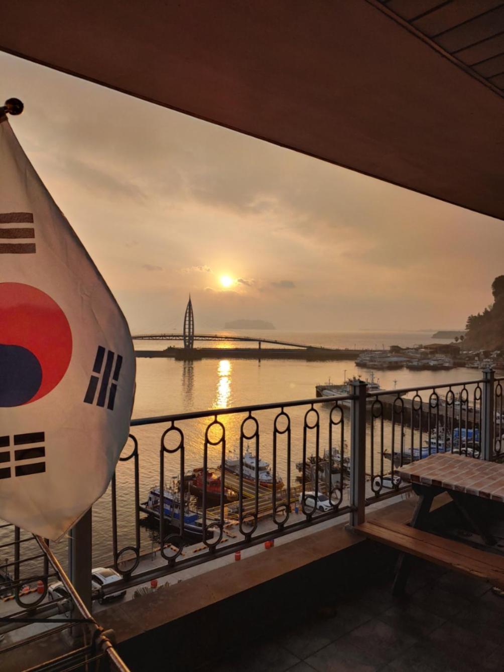 Seom Guesthouse Seogwipo Exteriör bild